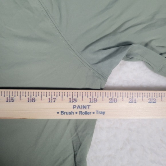 Rhone Reign Short Sleeve Training Tee Sage Green Mens Size Medium 100305 SU22 - Picture 11 of 11